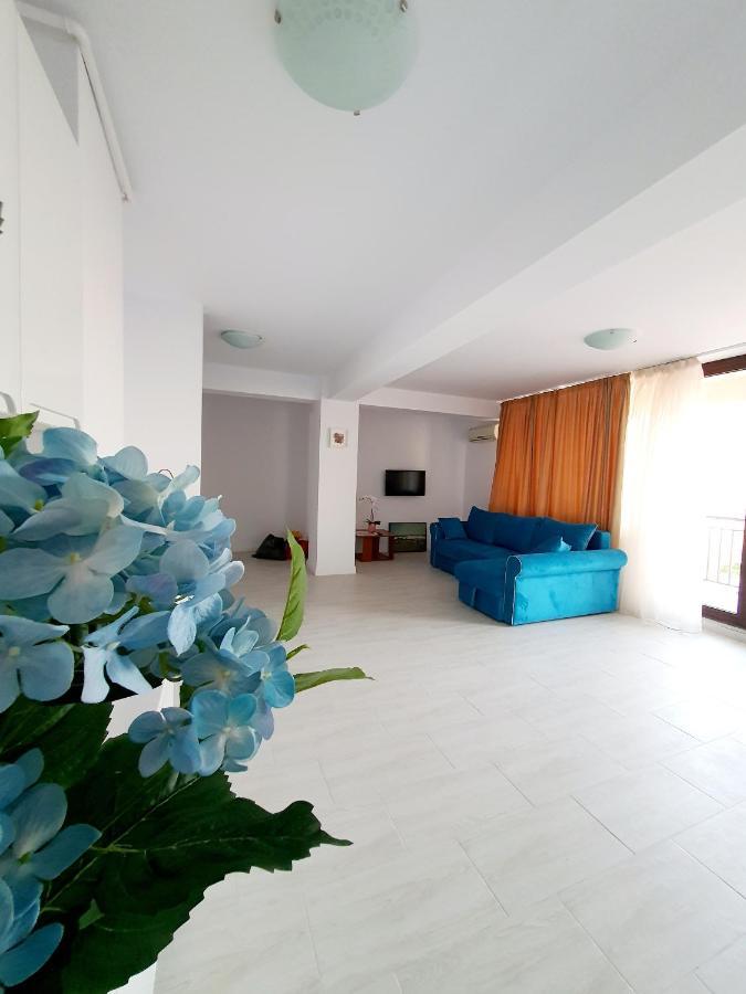 Apartment Coral -mamaia Nord *